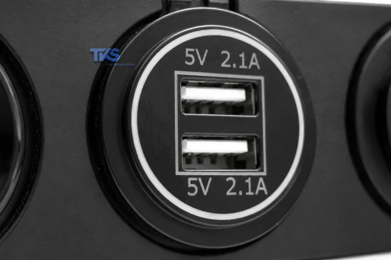 پنل پورت USB و فندکی خودرو کد TK34 - نمای پورت USB